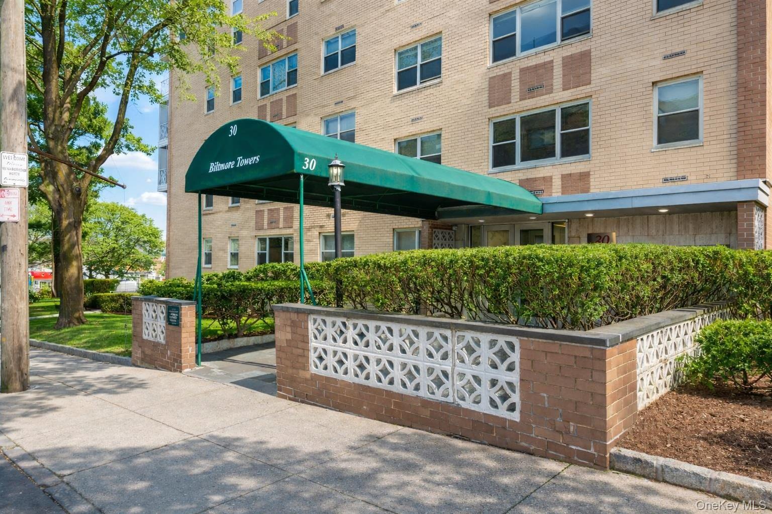Great rental opportunity at Biltmore Towers Condominium -Everything is...