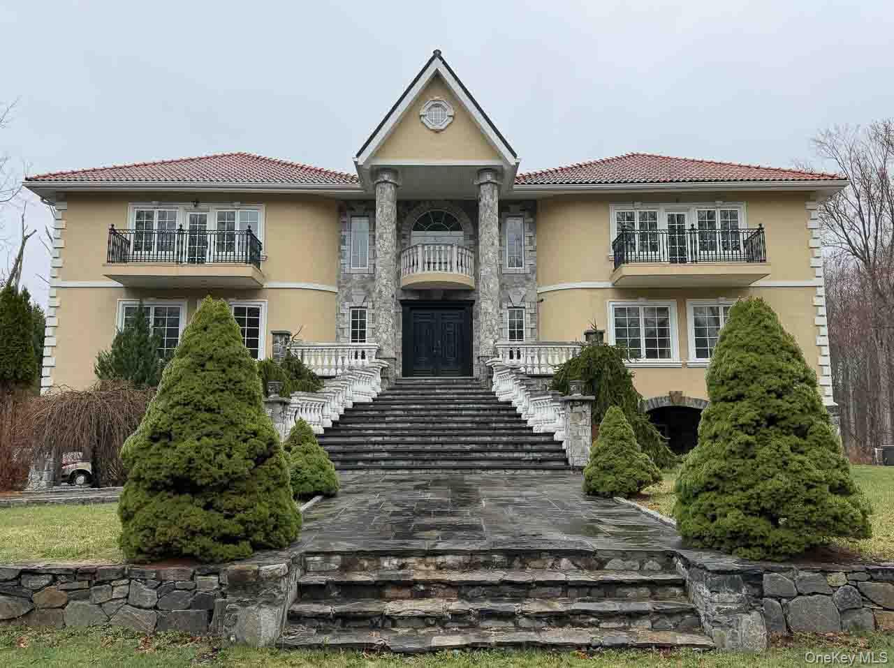 This Prime Bedford Estate, solidly built in 2005, is on over 9 acres o...