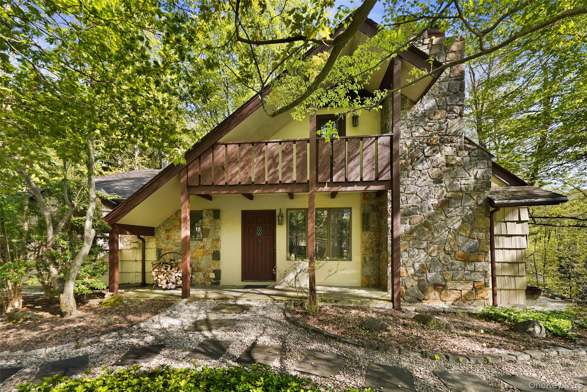 THE PERFECT RETREAT. Overlooking a pristine pond and stream, charming...