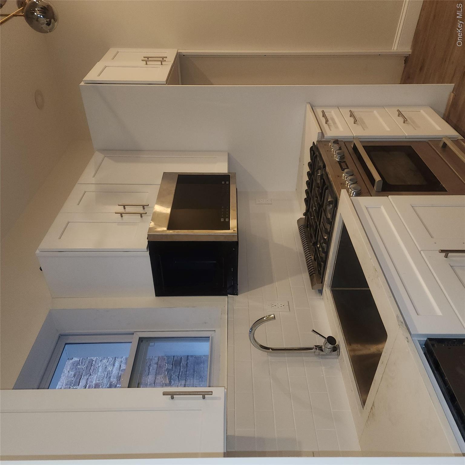 Newly renovated and updated 4bedroom/1bathroom apartment on the second...