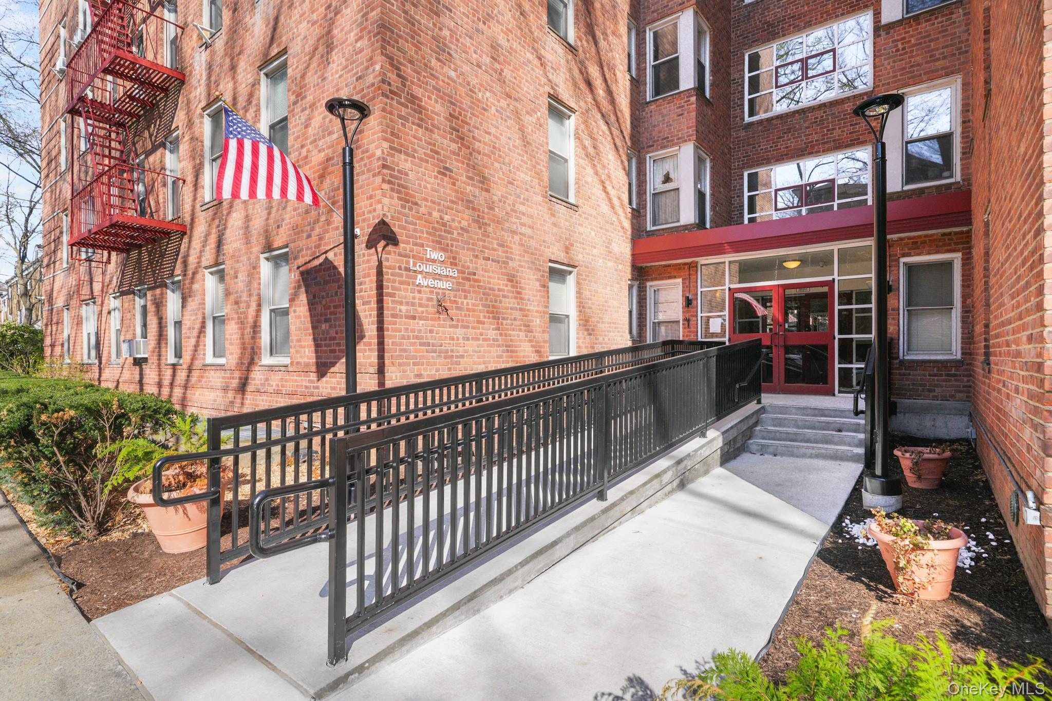 Welcome to the charming Bronxville Gardens! This unit has been thought...