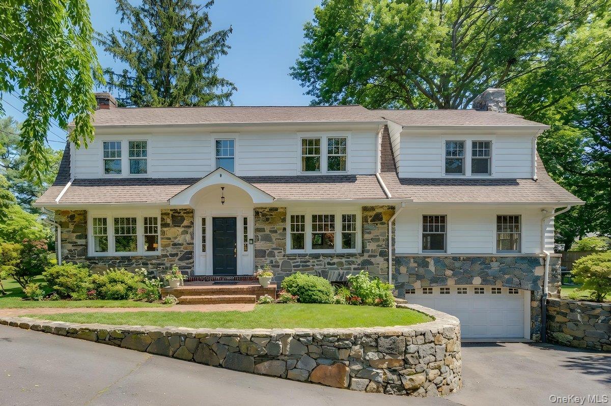 Set in the heart of prestigious Milton Point and quietly bordering a p...