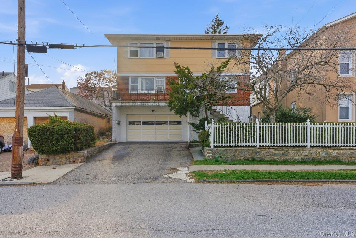 Nestled in the highly desirable Dunwoodie section of East Yonkers, thi...