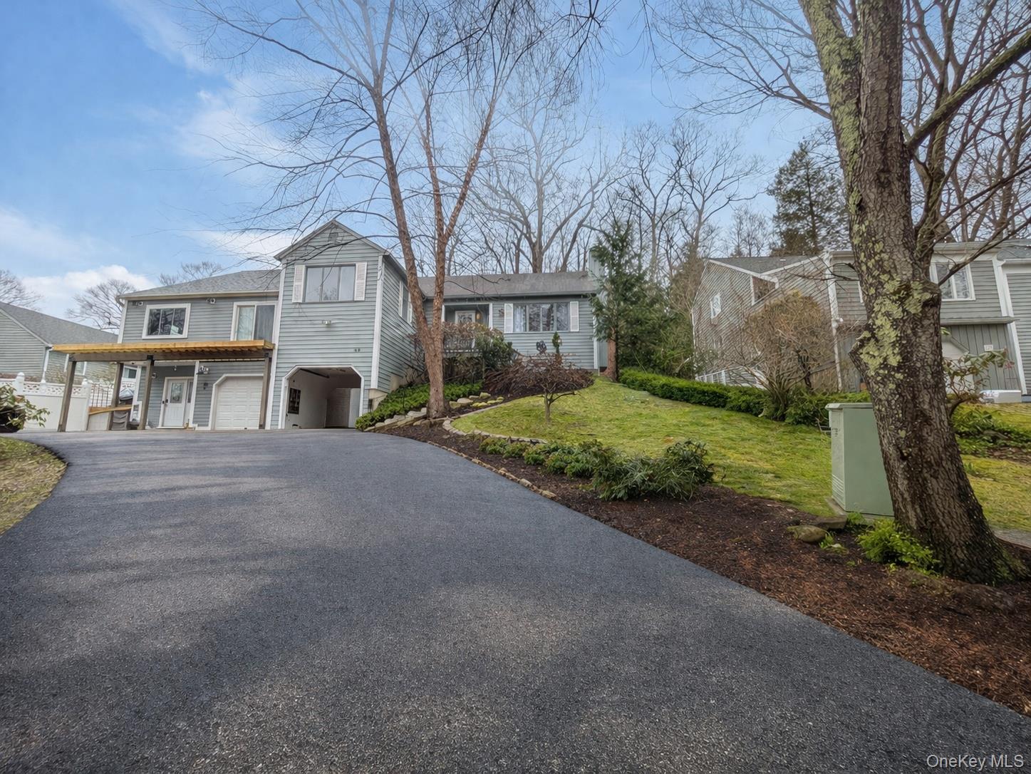 Sophisticated, beautifully renovated 2-bedroom, 2-bath semi-attached r...