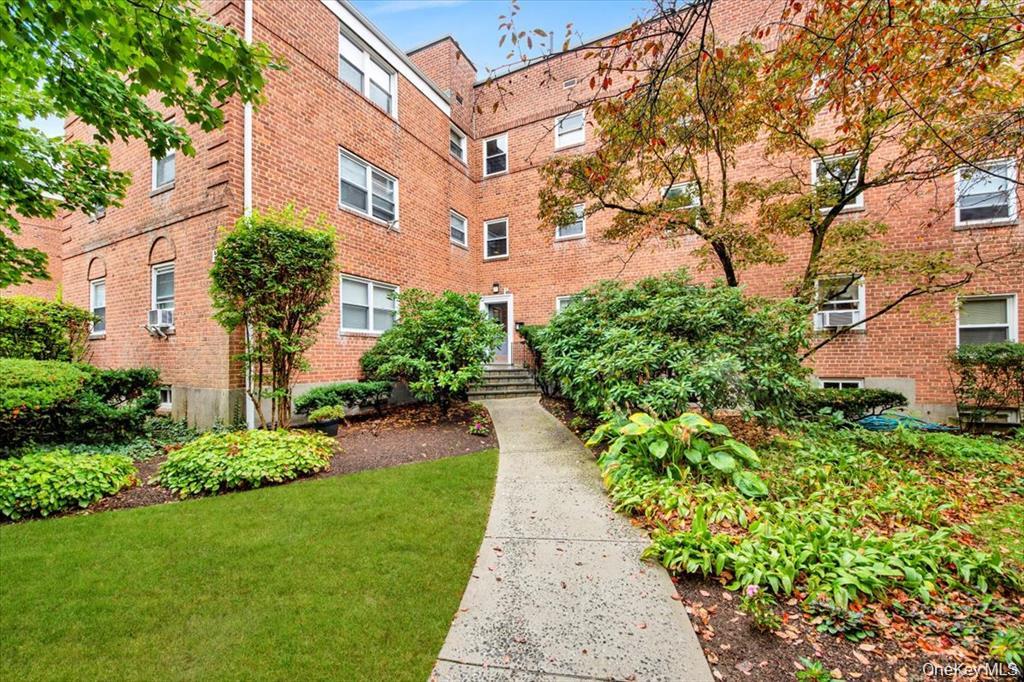 Centrally located, renovated one-bedroom, one-bath condominium in Tapp...