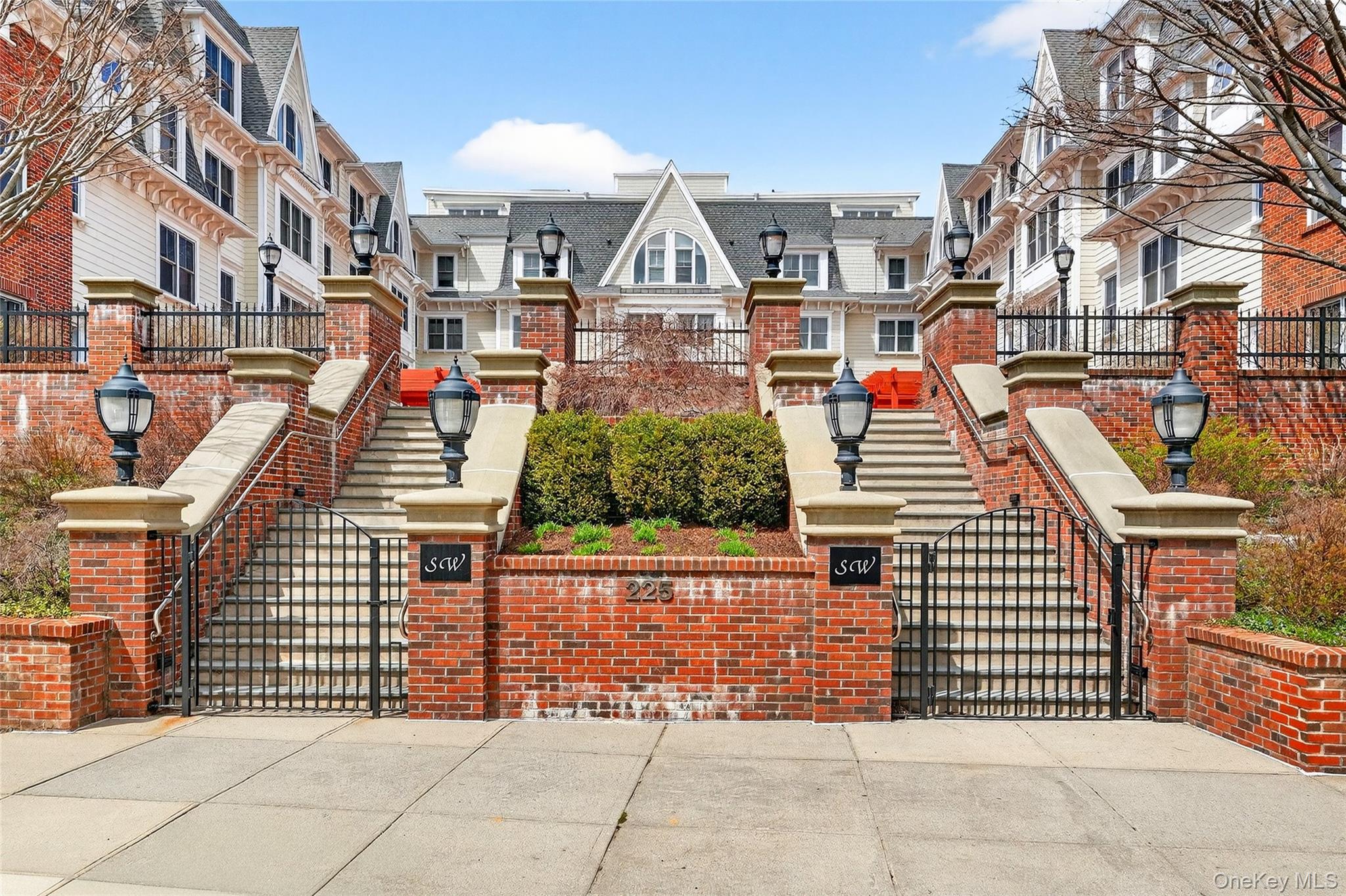 Beautiful 2BR/2BA rental in the heart of the Village of Mamaroneck and...