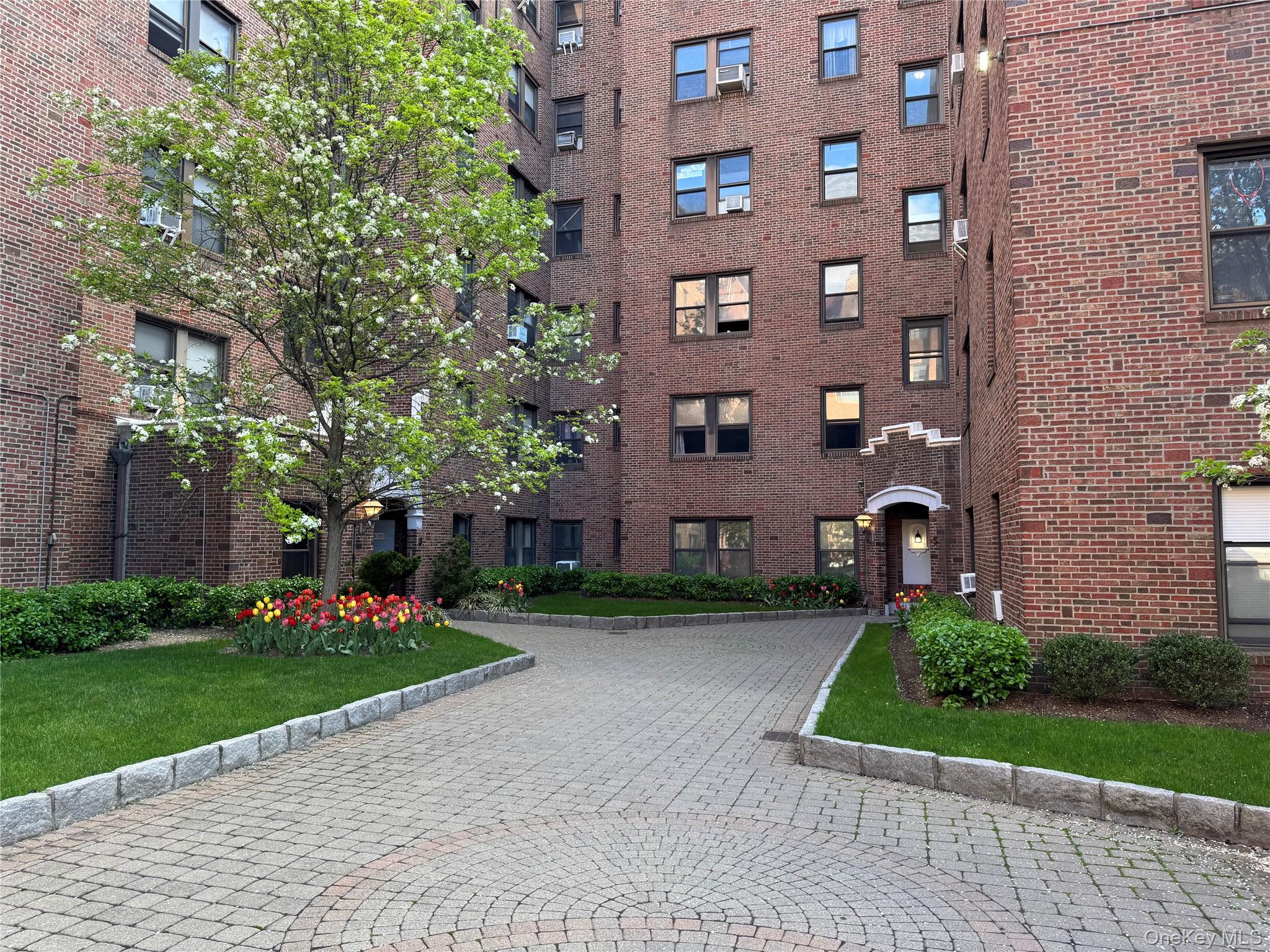 Photo 4 of this property