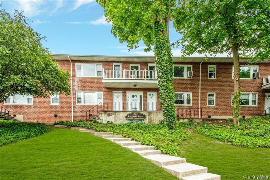 A fabulous spacious, sunny and immaculate 1 bedroom 1 bath condo that...