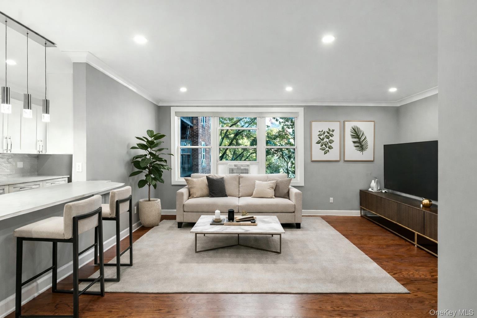 Investor friendly building. Charming 1-Bedroom Condo with a balcony in...