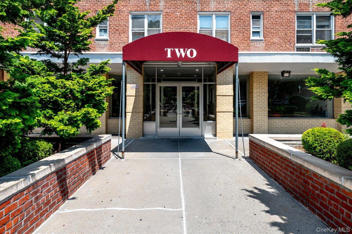 Great unit in the highly sought after Sadore Lane community of Northea...