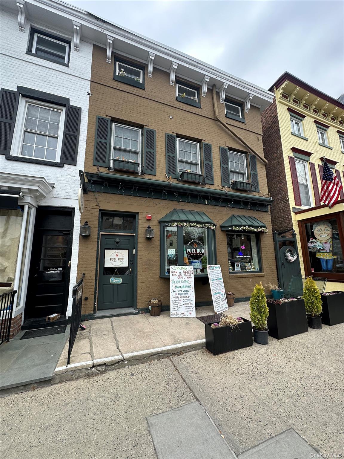Rare find and great location in the middle of Historic Main Street Tar...