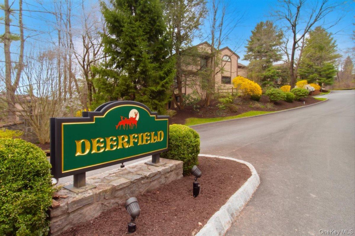 Welcome to Deerfield Condominium Complex....A middle unit recently upd...