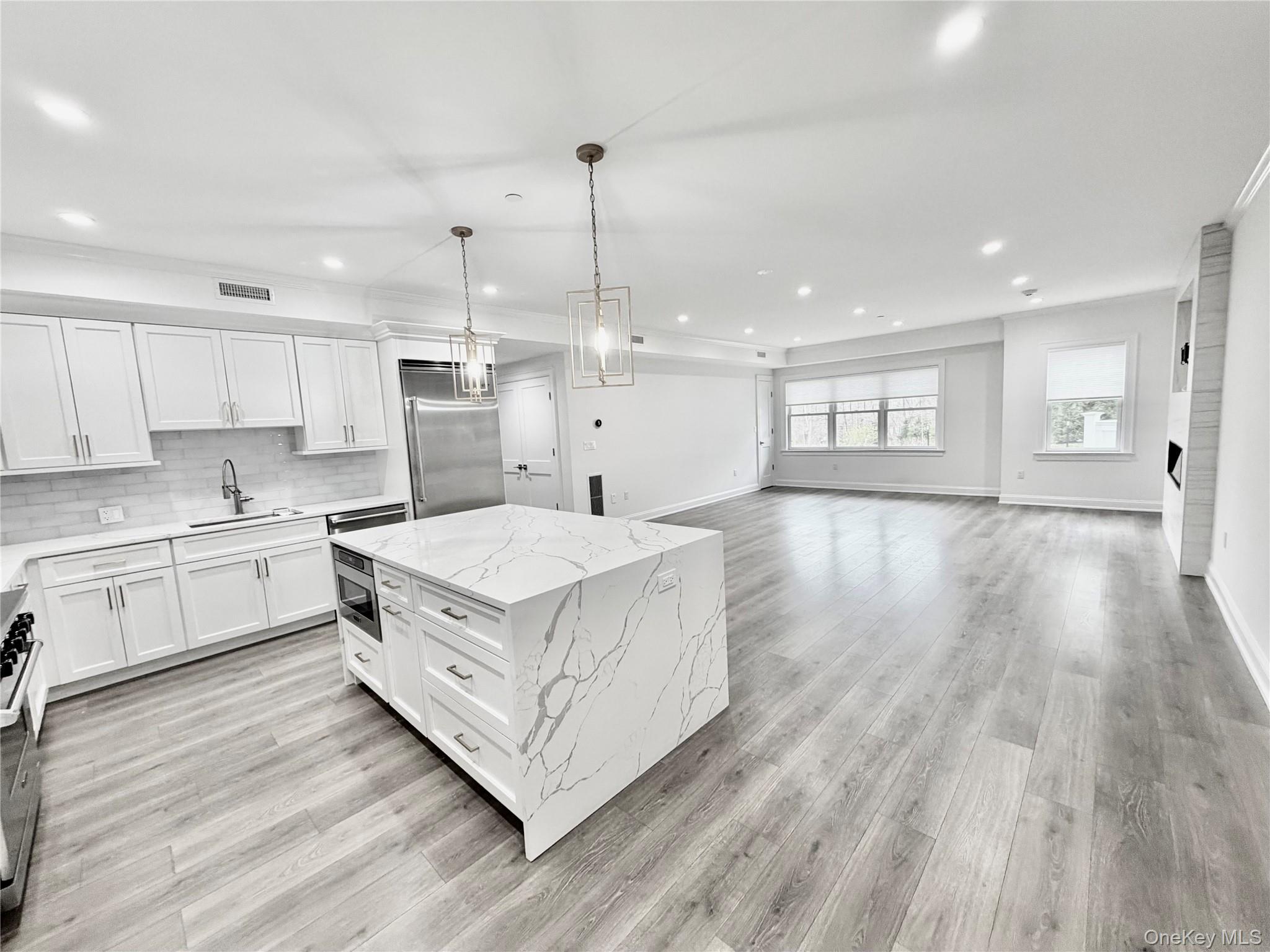585 Main Street, Armonk, NY Unit 1A | 2BR / 2.5BA | 1,800 SF

Live at...