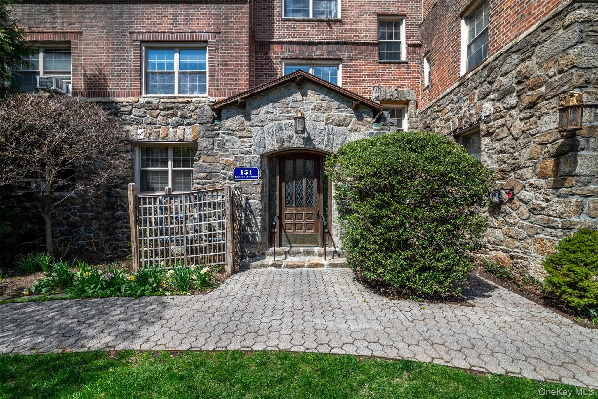 Step into this Sun-filled one-bedroom co-op located in the Heritage Aw...