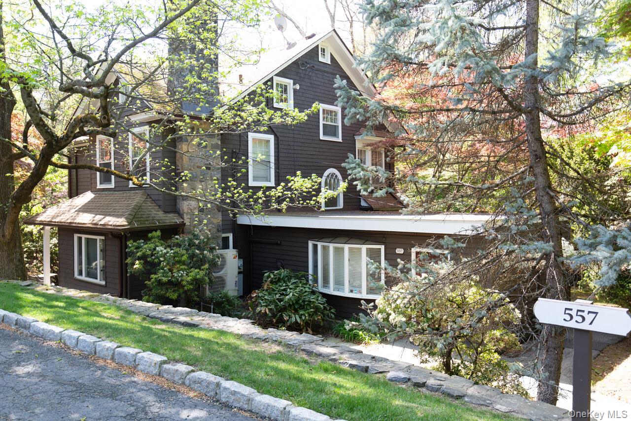 Tucked in the highly sought-after Edgemont community, this detached ho...