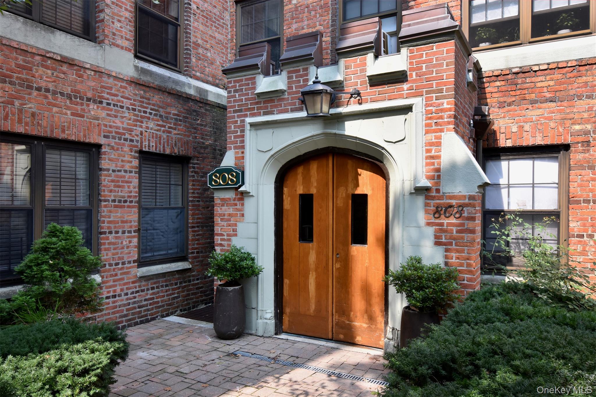 Spacious and versatile, this pet-friendly one bedroom apartment (with...