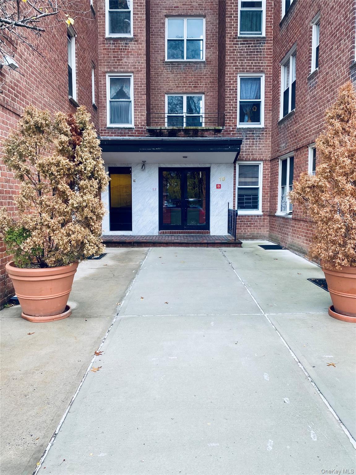 Welcome to 19 Abeel Street, Yonkers, NY 10705—a bright, spacious 3-bed...