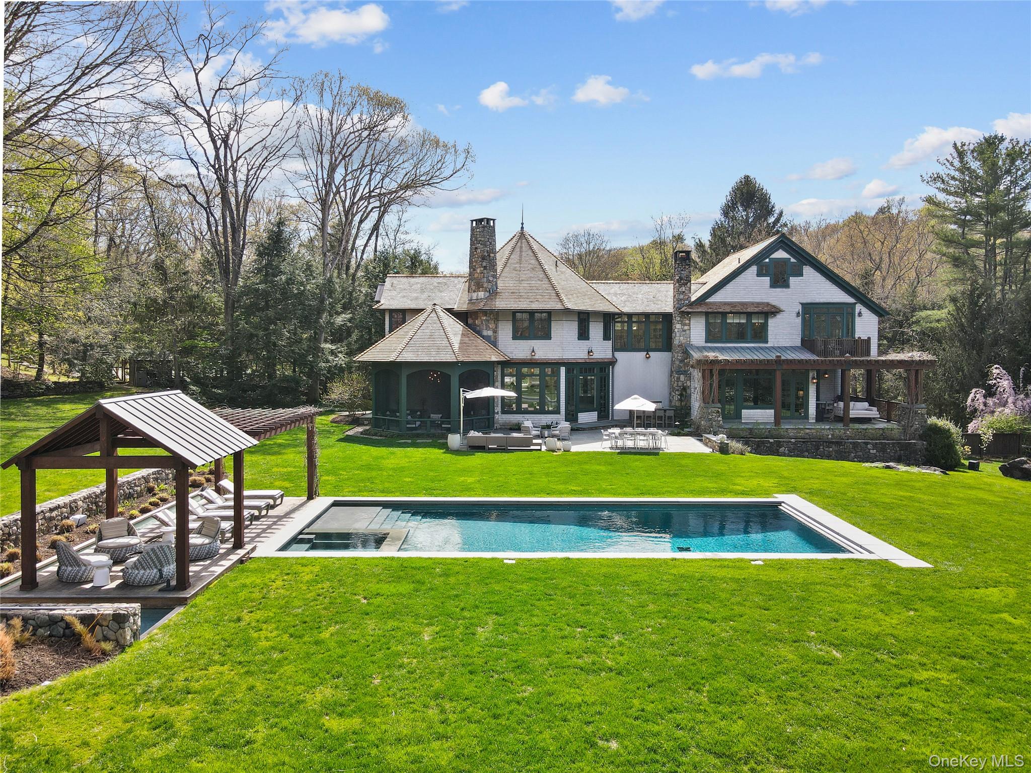 Escape to Bedford this summer! Available July 31–August 14.
Experience...