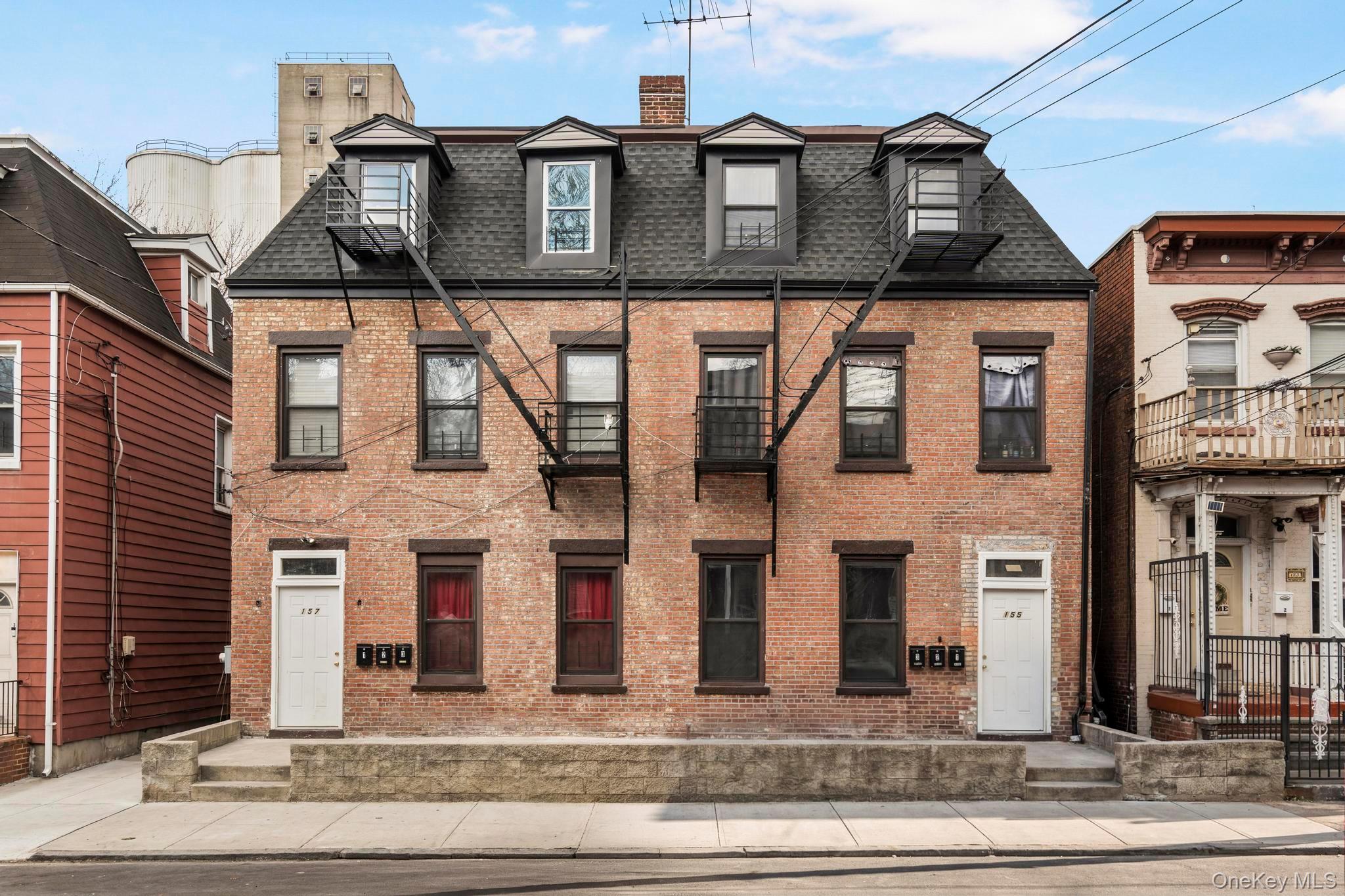 Located on tree-lined Buena Vista Avenue in desirable Southwest Yonker...