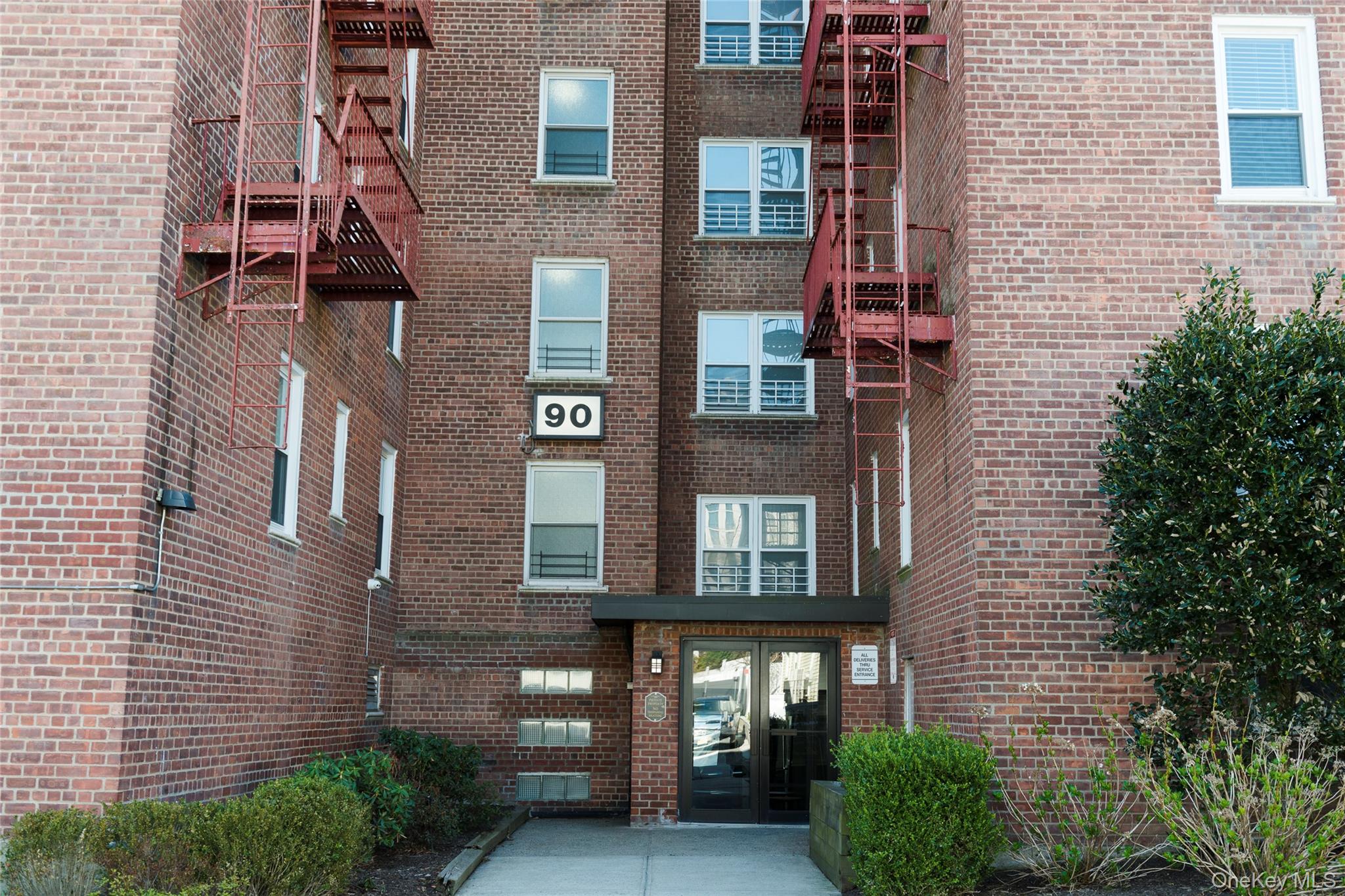 Welcome to 90 Union Street, Unit 5G!

This fully renovated corner unit...
