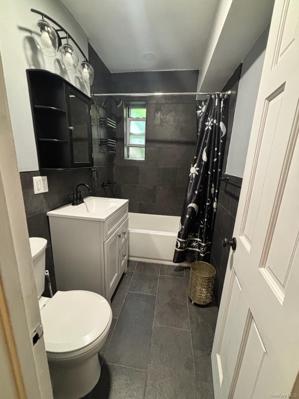 Photo 4 of this property