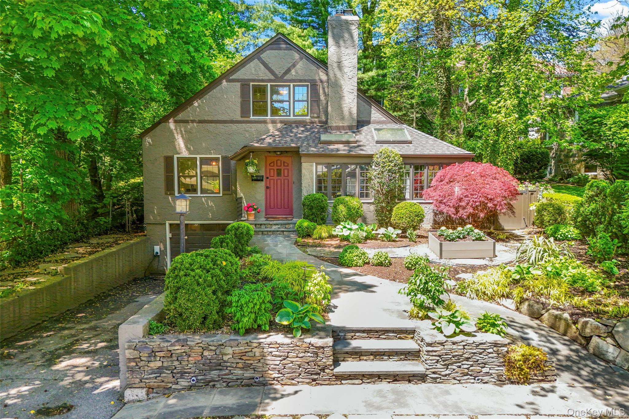 Ideally situated just 0.4 miles from the Larchmont Metro-North station...