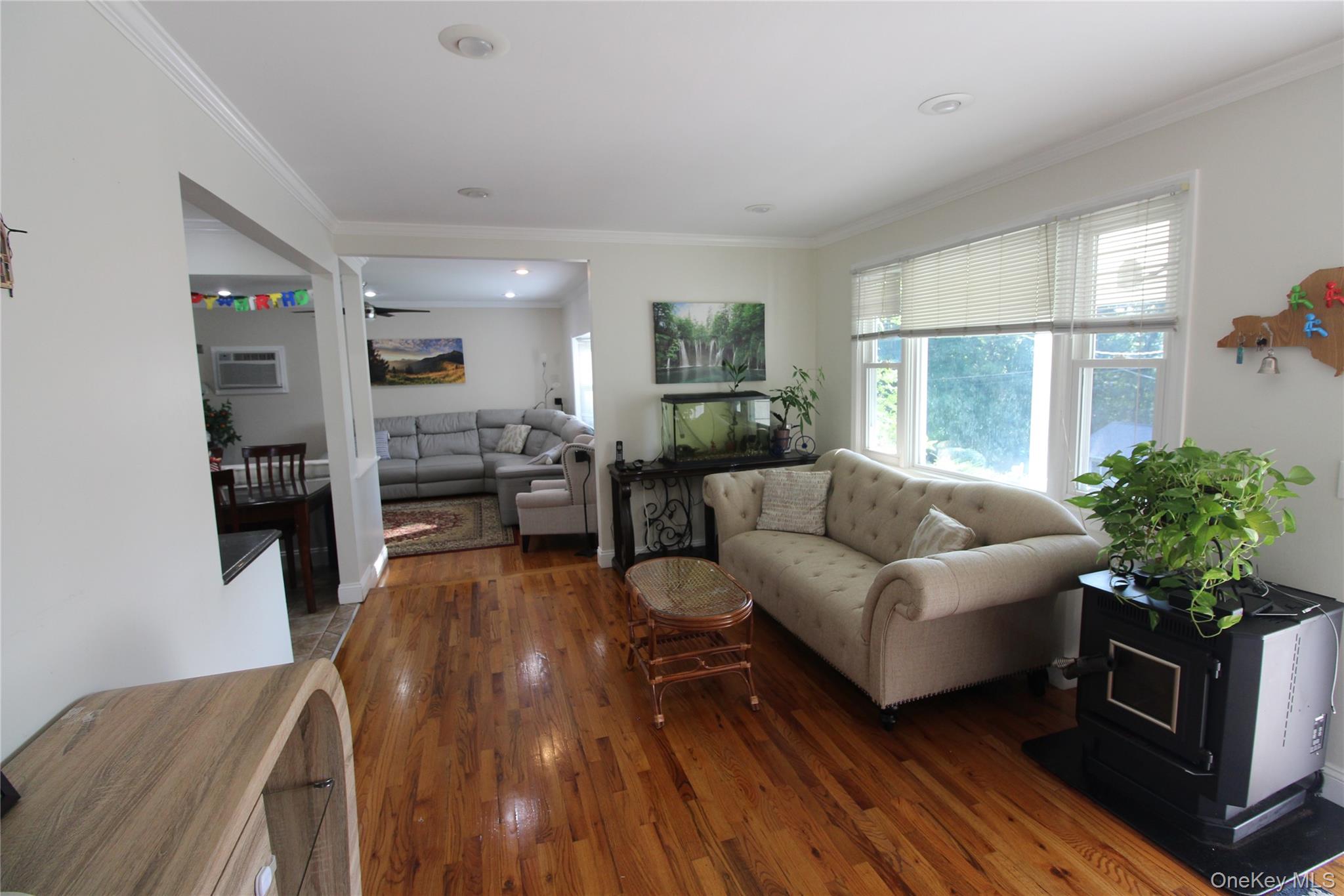 Photo 4 of this property