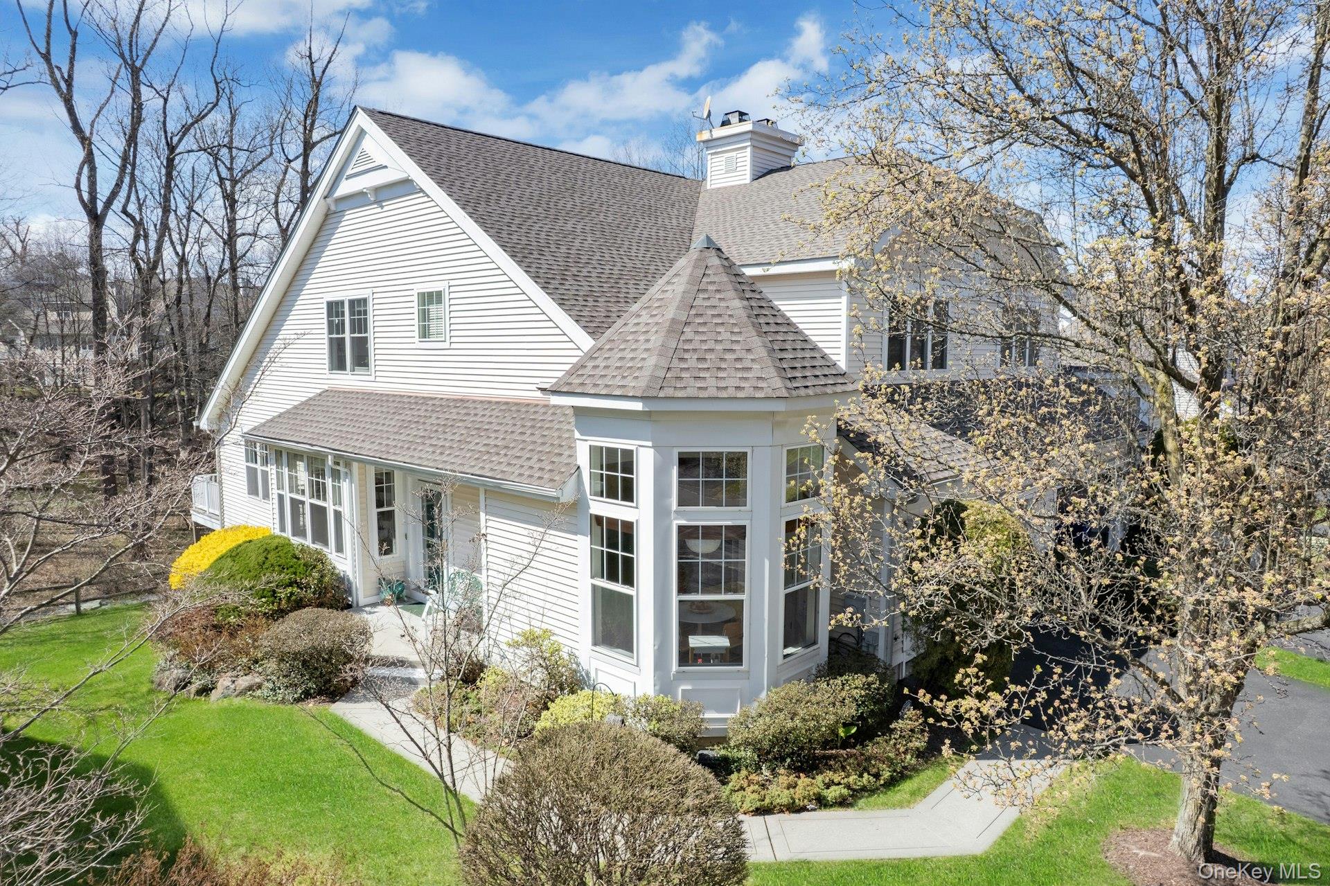 Tucked away near the heart of Briarcliff Manor, Scarborough Glen offer...