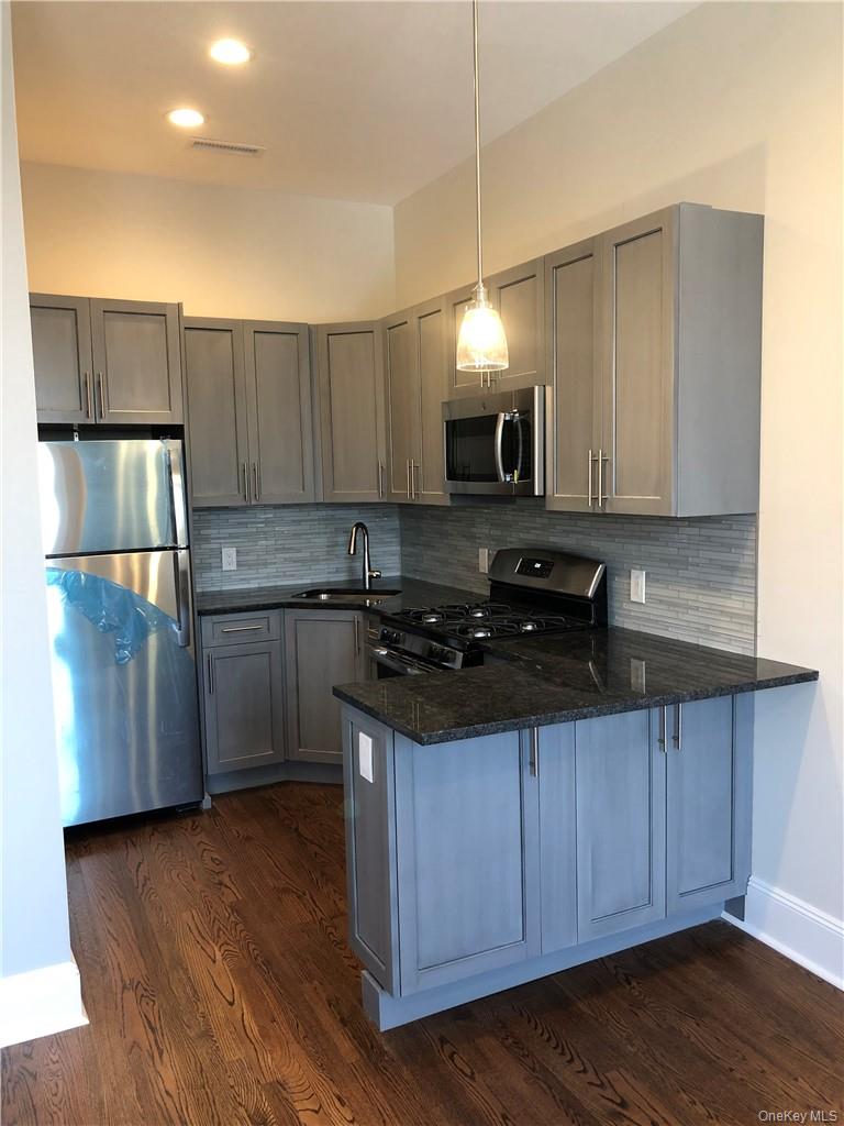 Renovated 1 Bedroom apartment located in Historic Downtown Ossining! C...