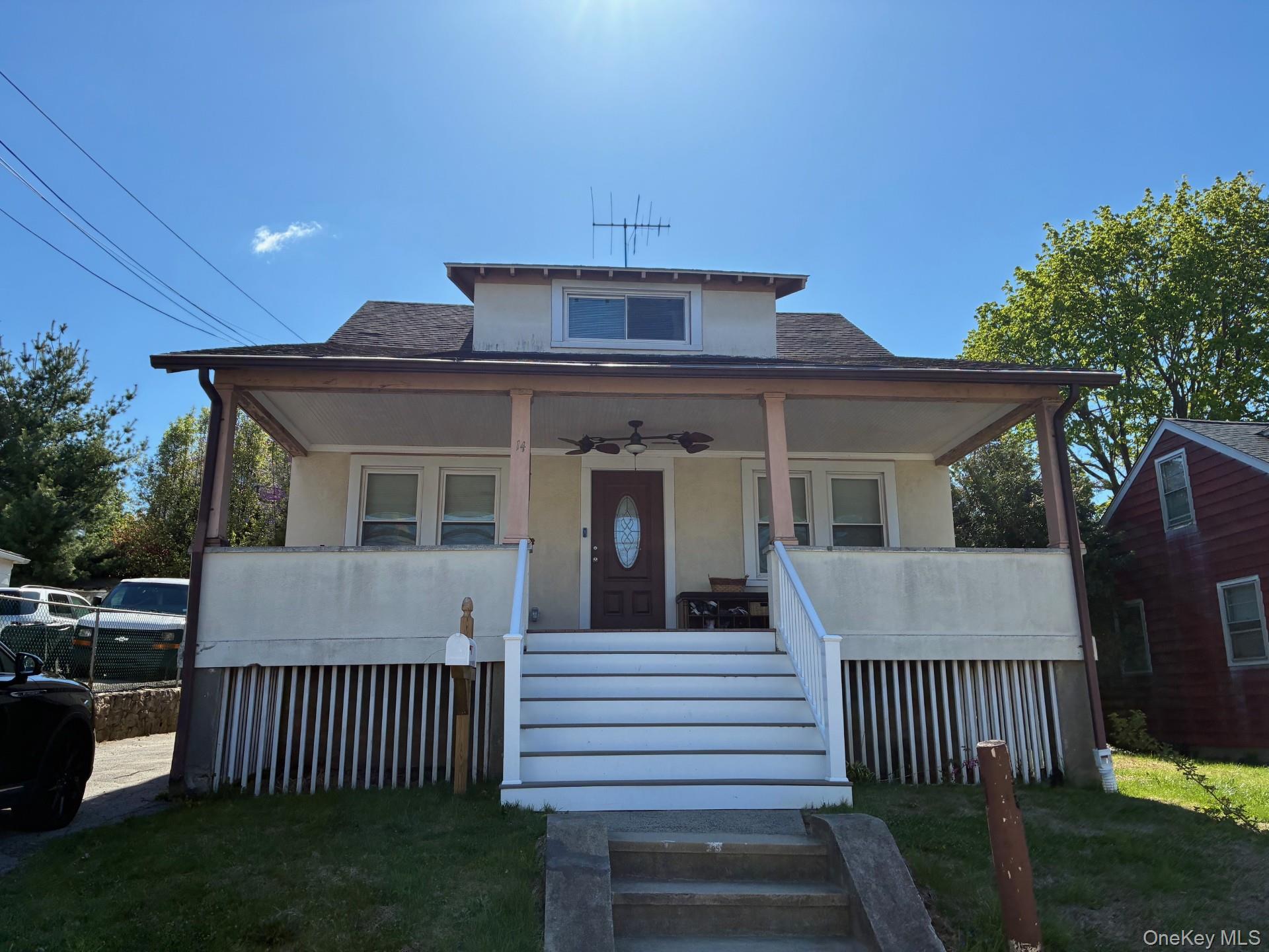 Totally renovated 1 bedroom 1 bath, Stainless steel appliances, hardwo...