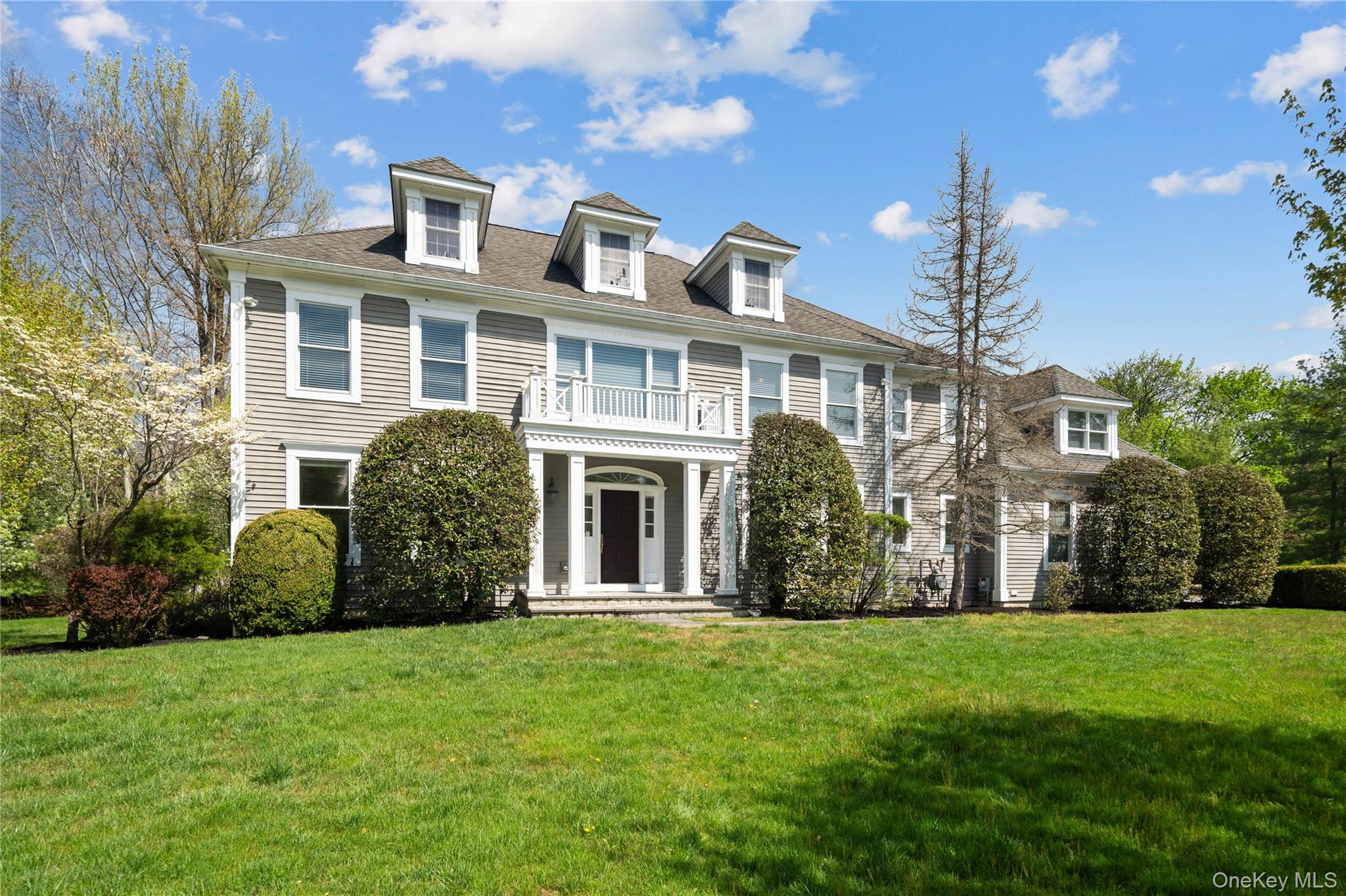 Nestled on a quiet cul-de-sac in Briarcliff Manor, this inviting 5-bed...