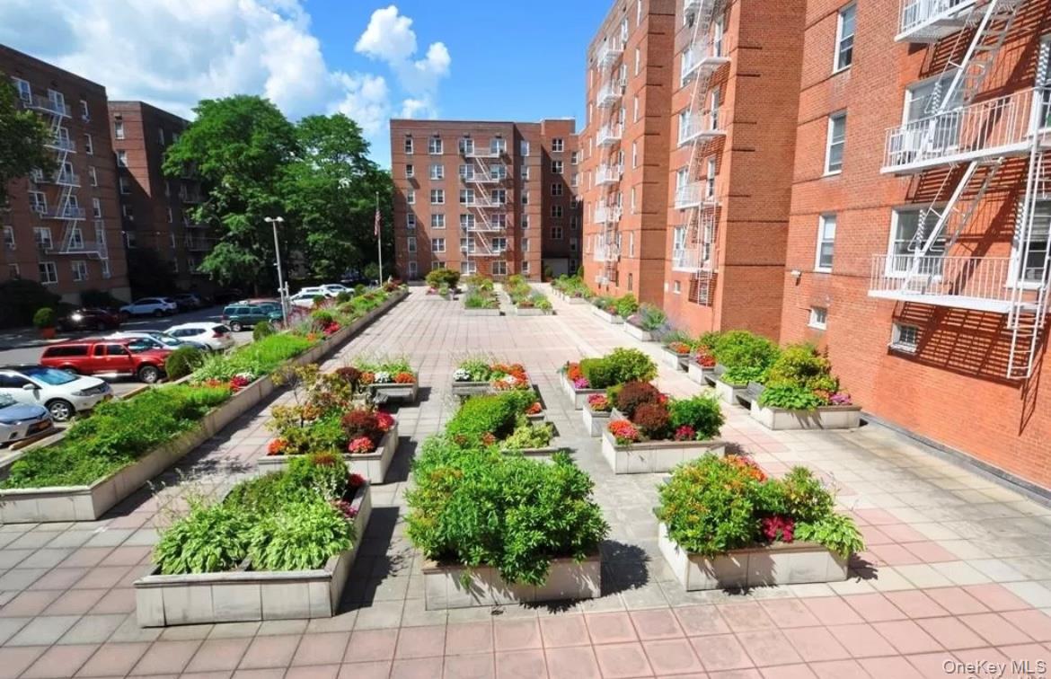 Spacious one bedroom coop located in downtown Yonkers.  Bring your vis...