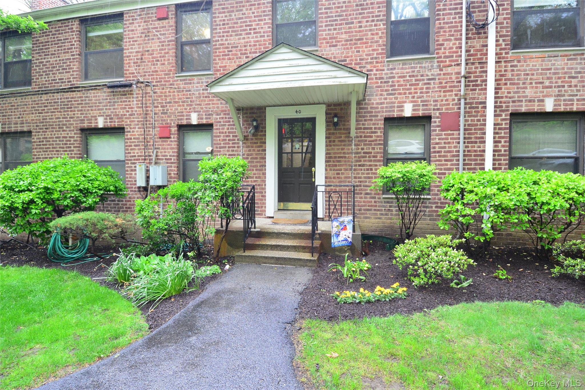 Spring has sprung at Country Club Ridge. Don't miss out on this spacio...