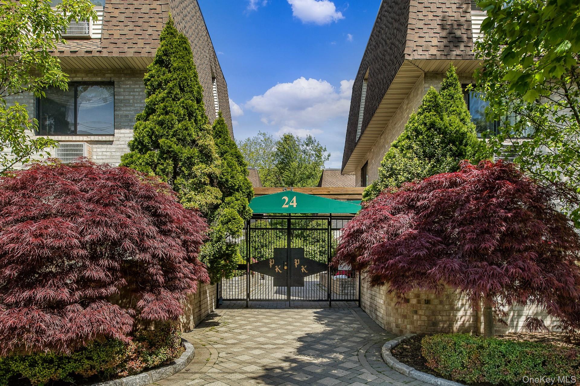 Welcome to Paladin’s Keep, a highly desirable gated community. This sp...