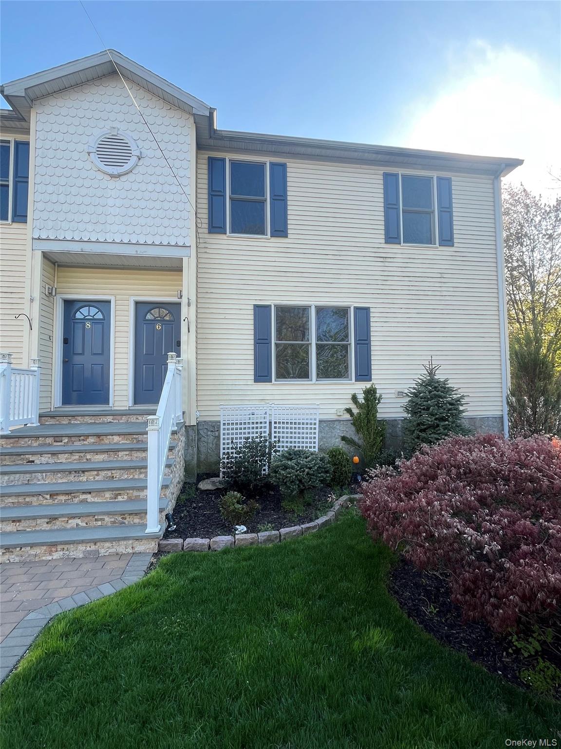 Newly updated, modern Harrison Duplex Townhouse Style, close to school...