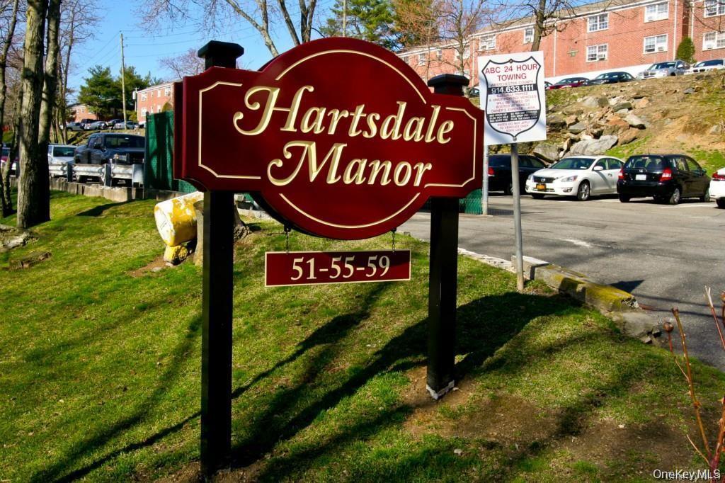 Discover easy living in this bright and beautifully updated 2-bedrooms...