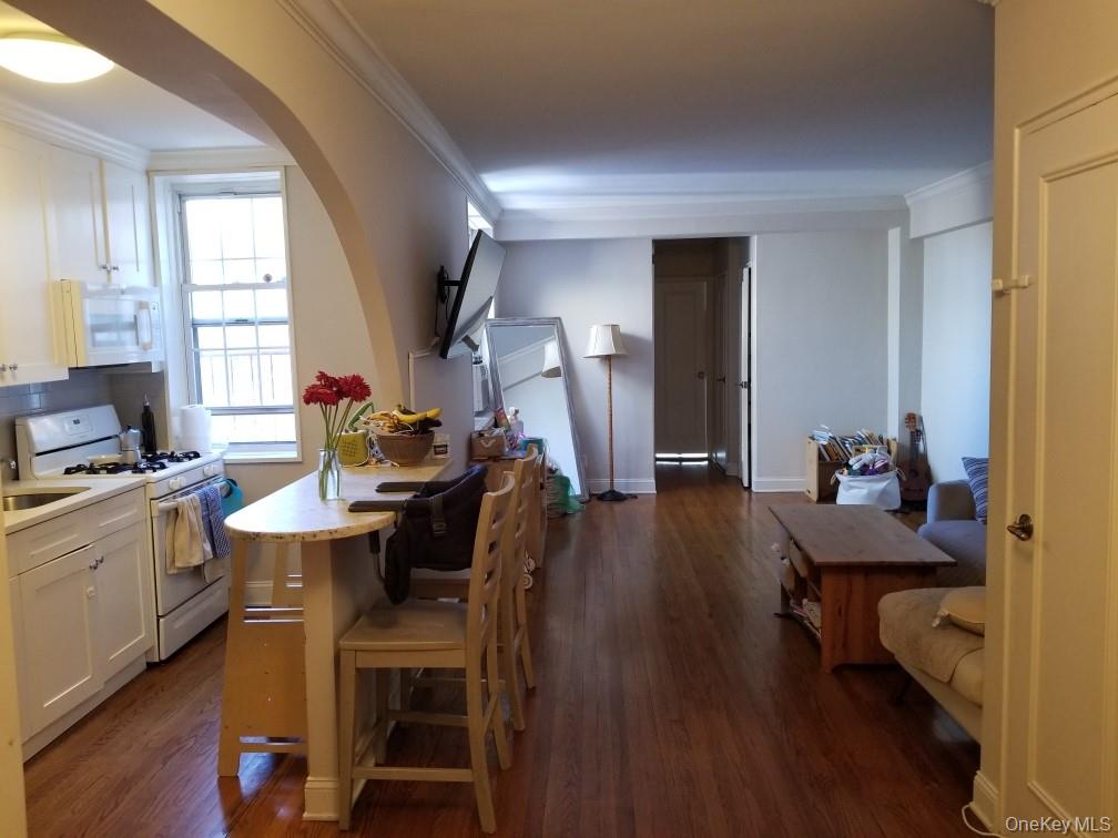 Welcome home to this Top Floor 1 BR Coop furnished sublet located in t...