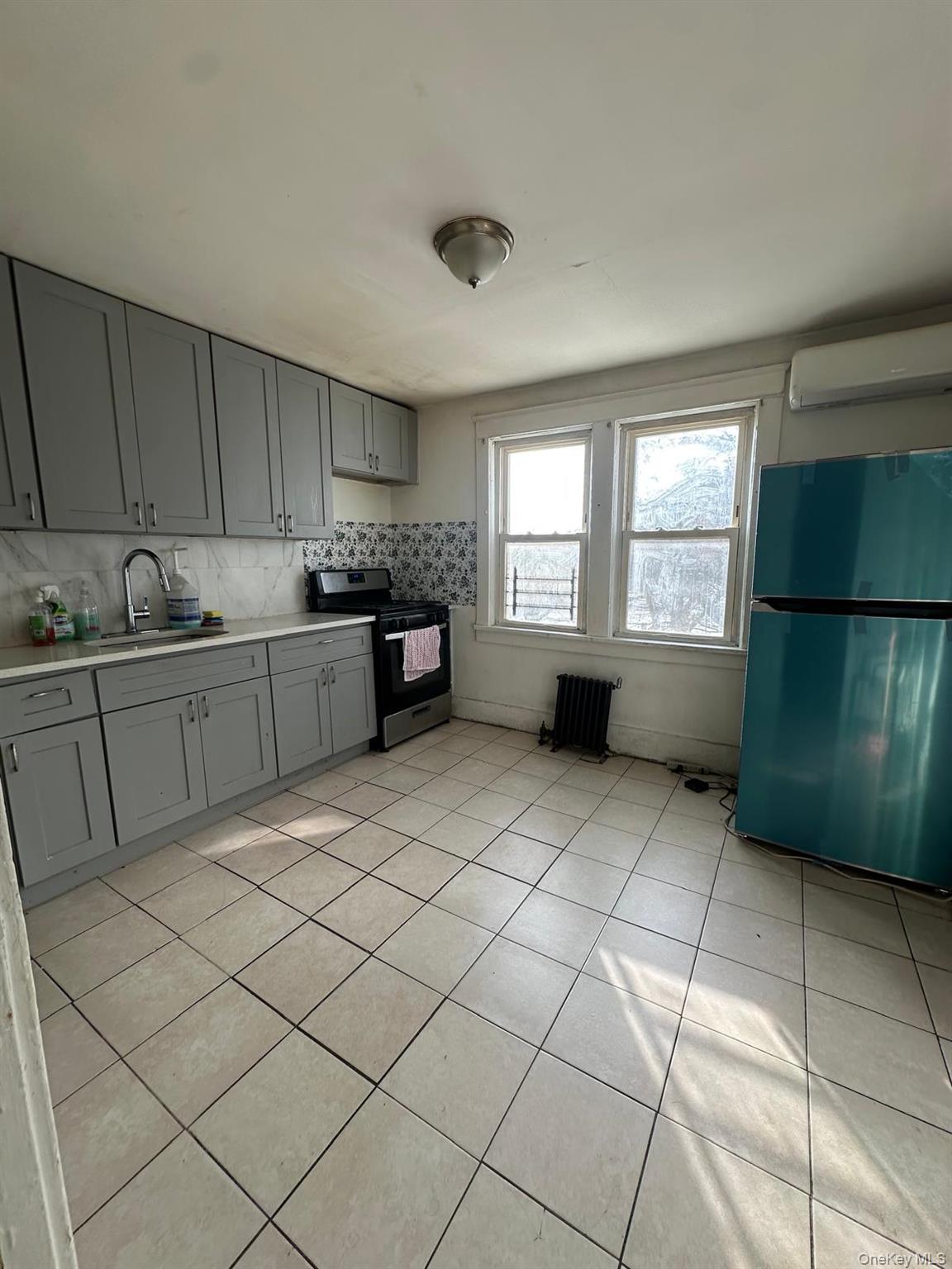 newly renovated large bedrooms duplex apartment on the second floor