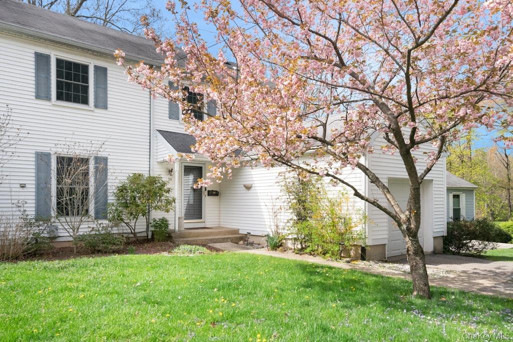 If you’re searching for a 3-bed colonial home in Briarcliff Manor with...