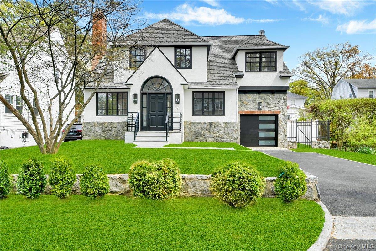 Welcome to 7 Fernwood Avenue, a beautifully renovated 5-bedroom, 4.5-b...