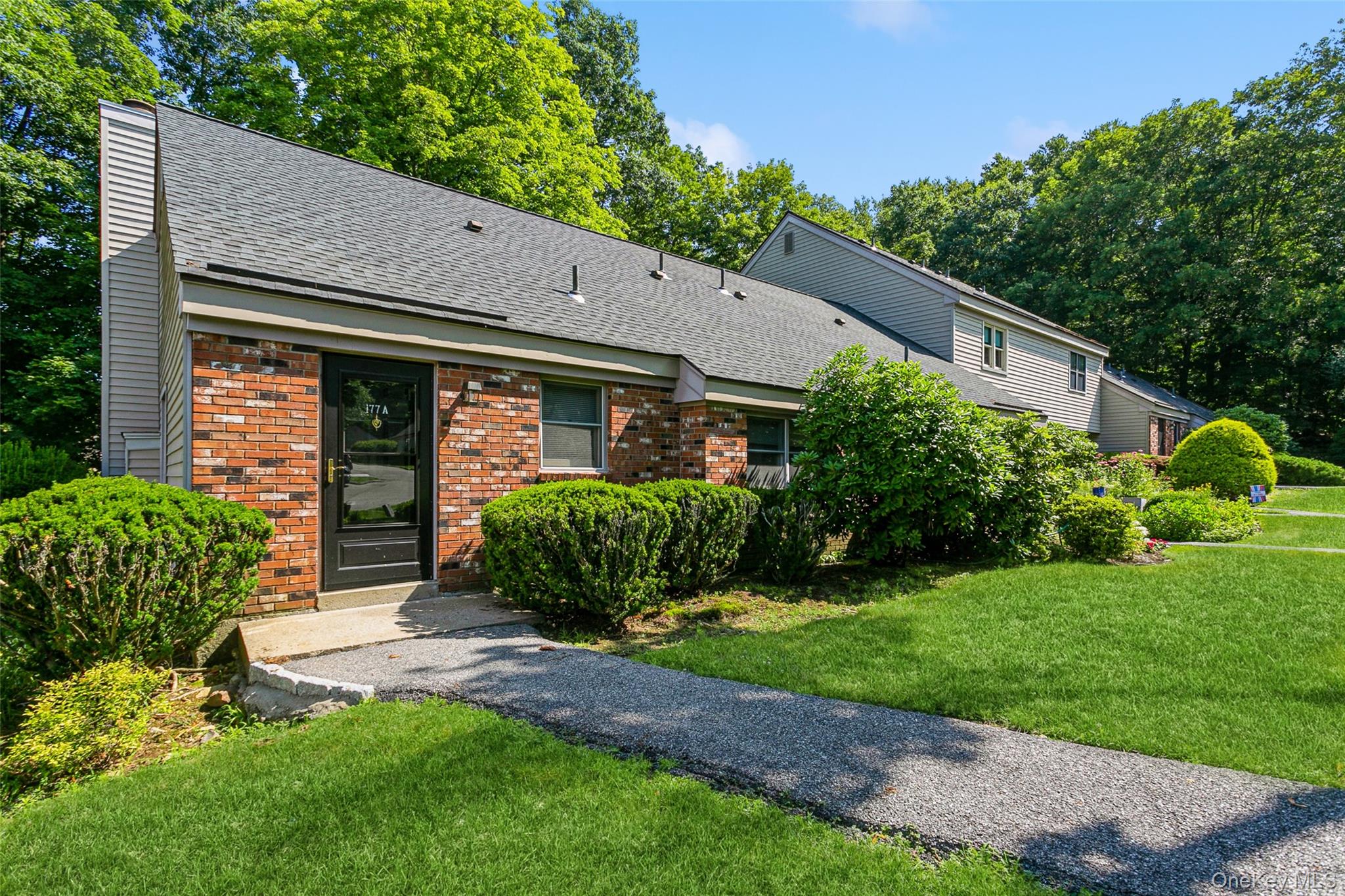 Welcome to easy living in Heritage Hills! This bright and charming one...