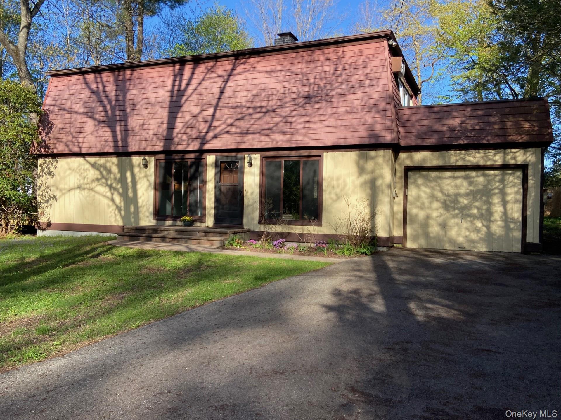 Chappaqua Schools! One of the kind offering! This amazing Mid-Century...
