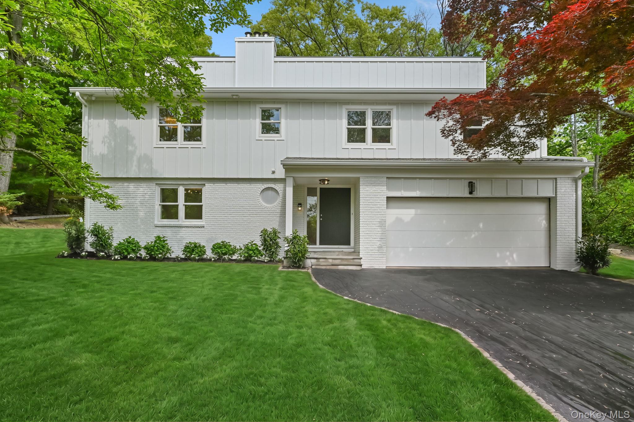 A perfect blend of luxury and convenience, this beautifully renovated...