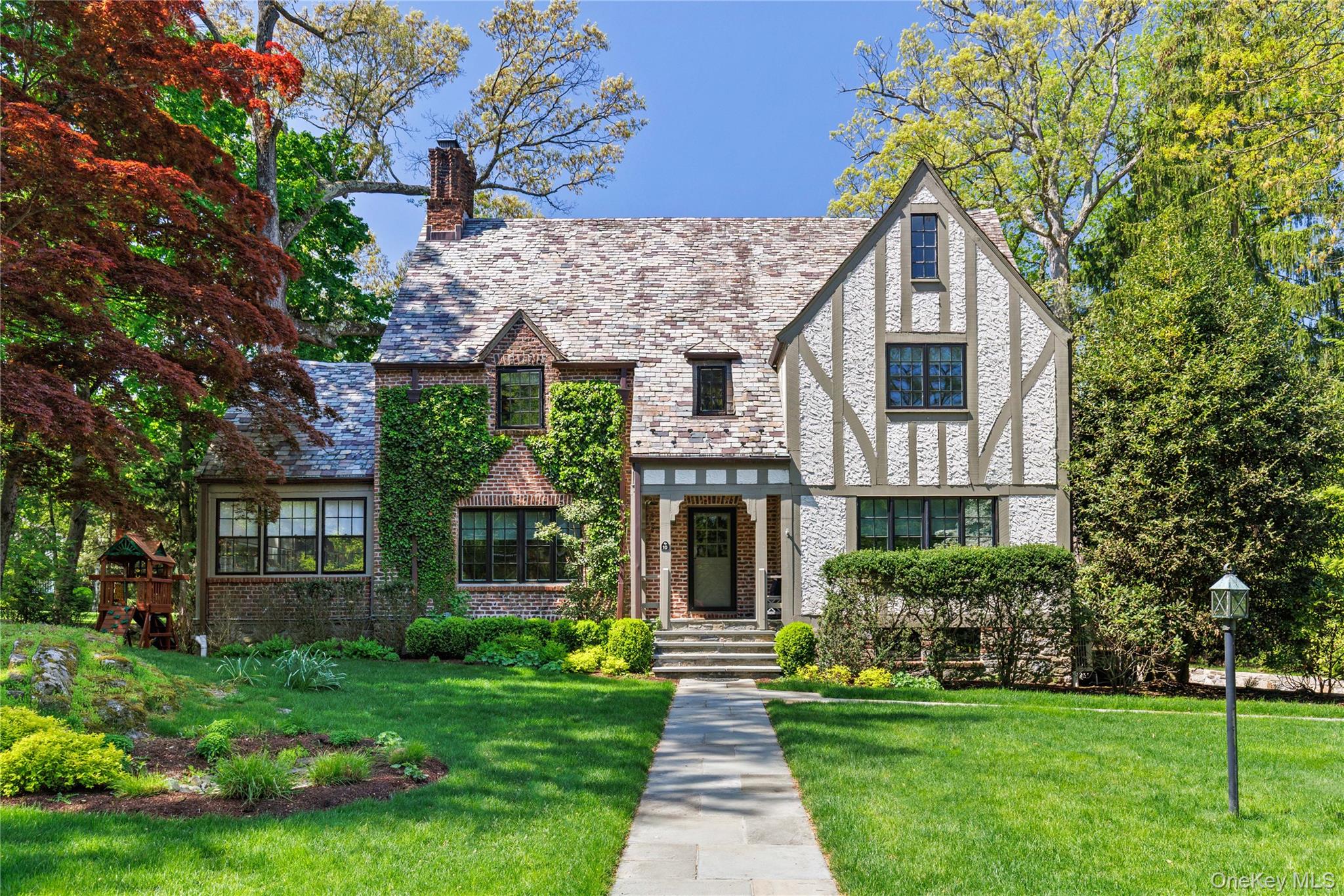 10 Woodland Drive is ideally located in the highly sought-after Greenh...