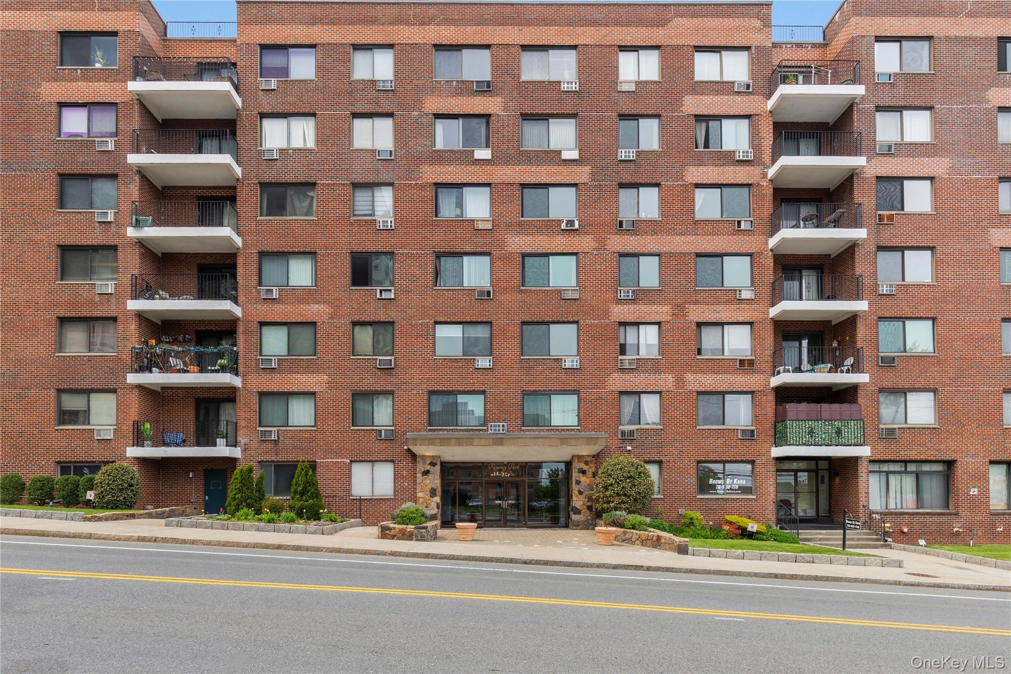 Experience the perfect blend of convenience and location with this ide...