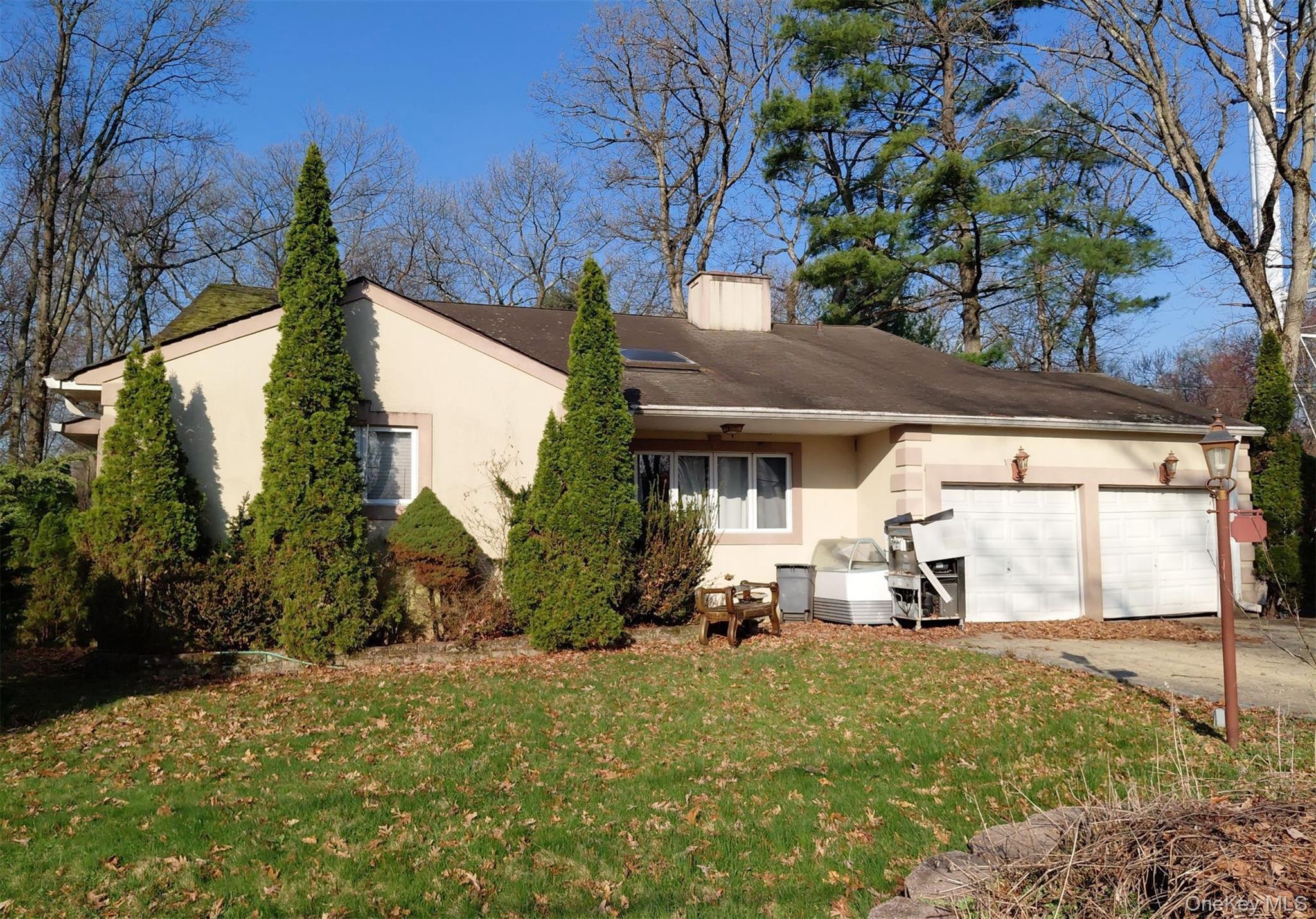 This Split Style Home Features 4 Bedrooms, 2.5 Baths, Den, Eat In Kitc...