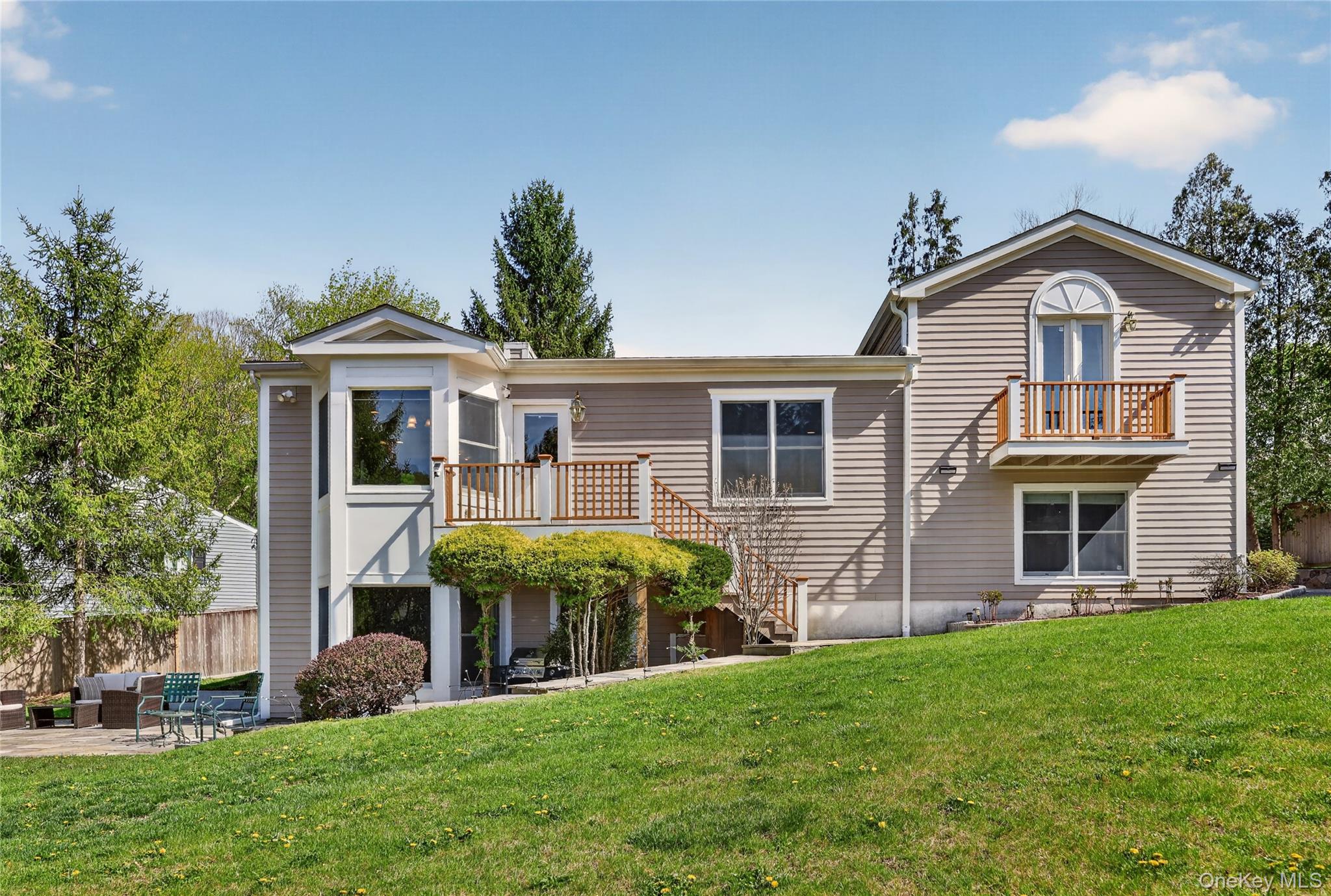 Welcome to Pleasantville! Tucked at the end of a picturesque cul-de-sa...