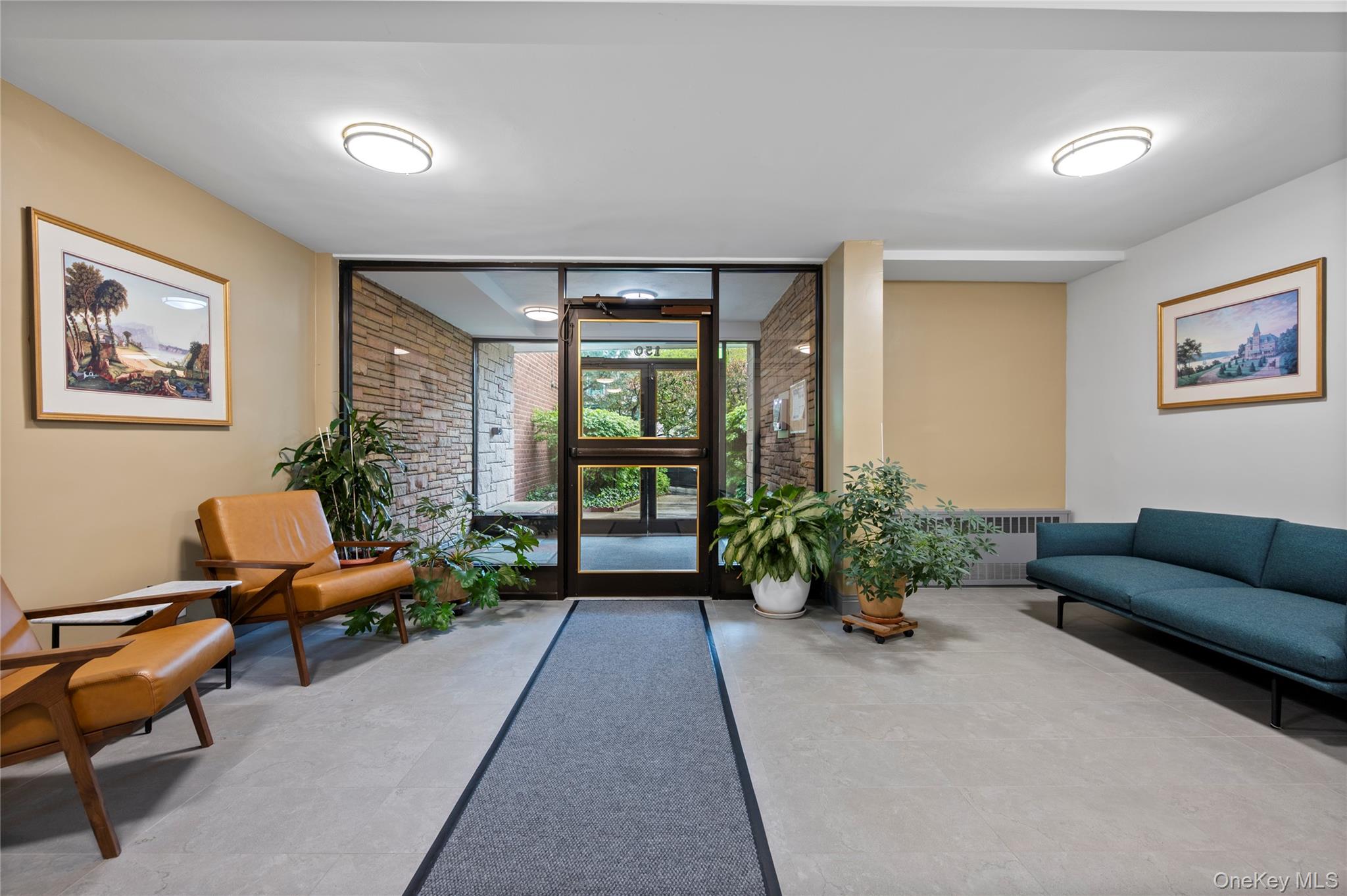 Welcome to 150 Draper Lane, Unit 2JN, in the heart of Dobbs Ferry! Thi...
