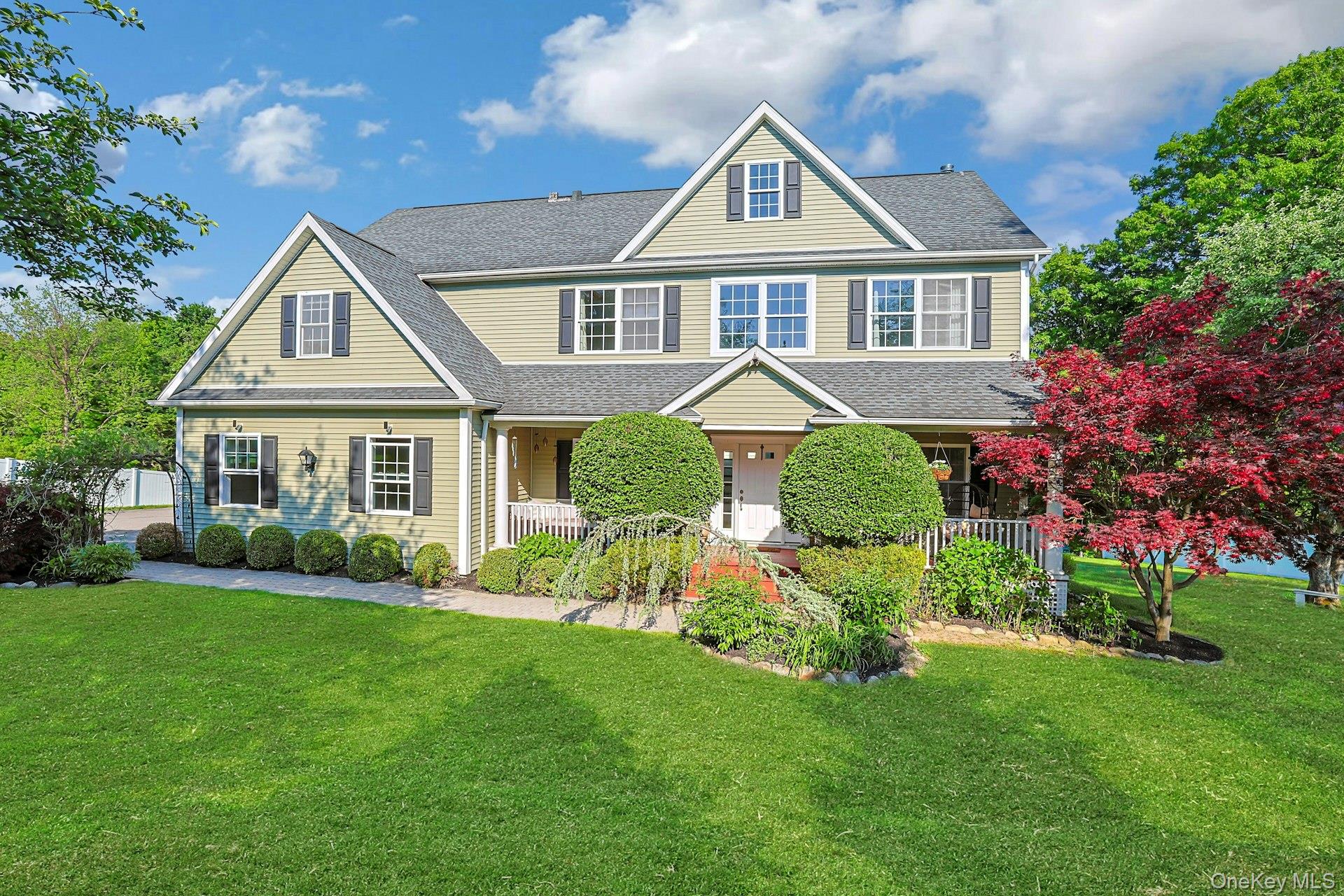 Want a gorgeous home, expansive yard and plenty of privacy? Tucked bac...