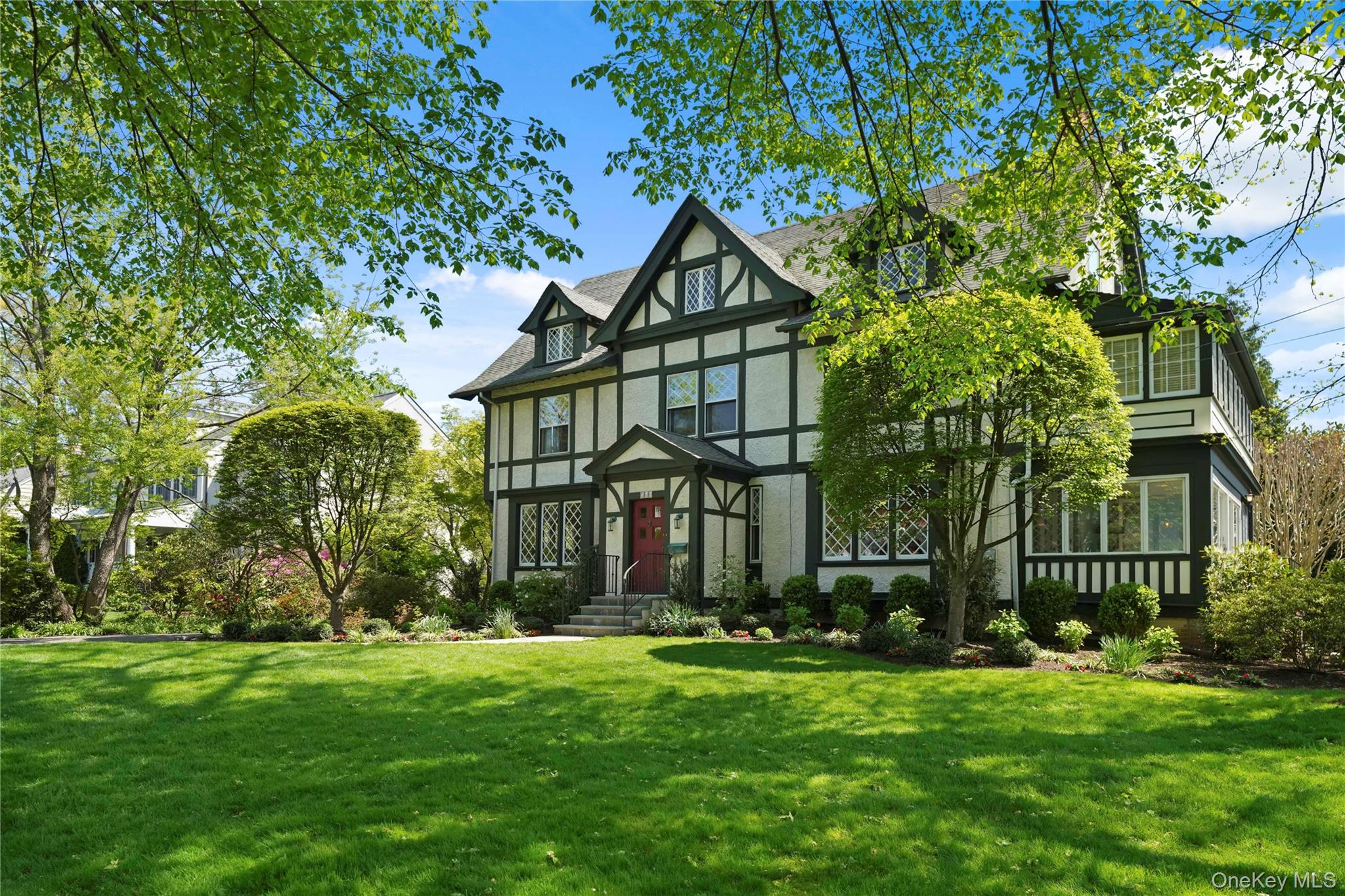 Walk to train from this superbly-located, historic Edwardian era home...